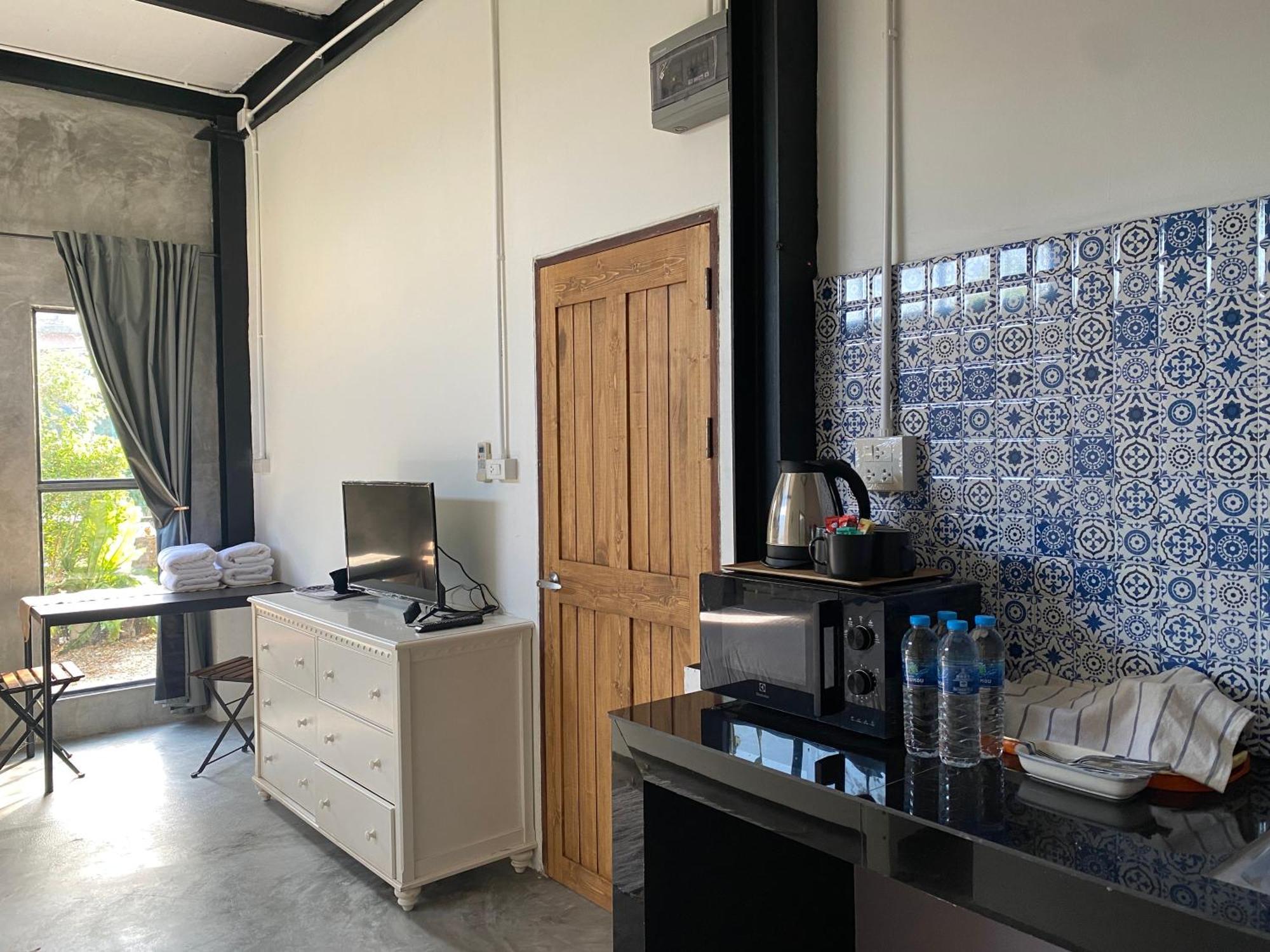 Хостел Nokhook House Транг Экстерьер фото